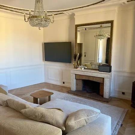 Otentik Noblesse Royal View Apartment *