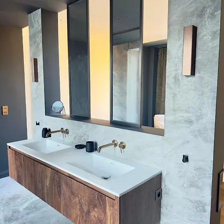 Otentik Noblesse Royal View Apartman *