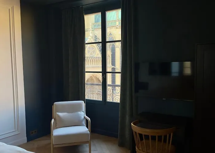 Otentik Noblesse Royal View